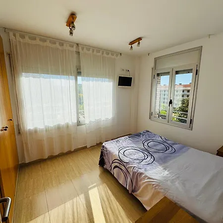 Magnifico Piso Con Piscina Y Terraza Grande Cerca De La Playa